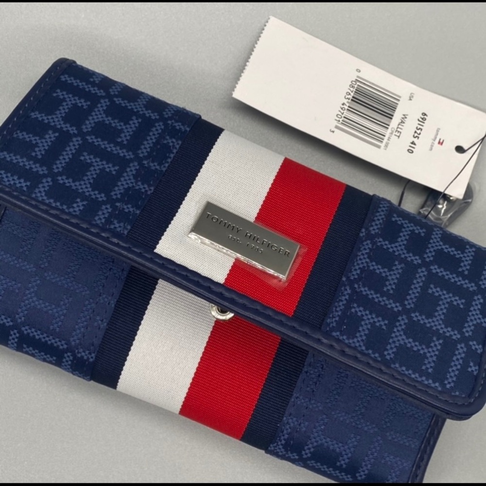 Tommy Hilfiger women’s wallet